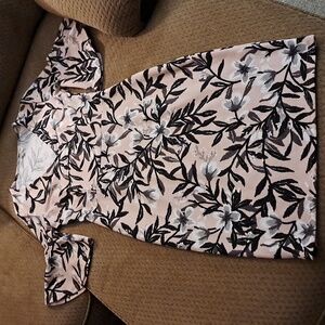 Amelia V-Neck Dress SZ Medium